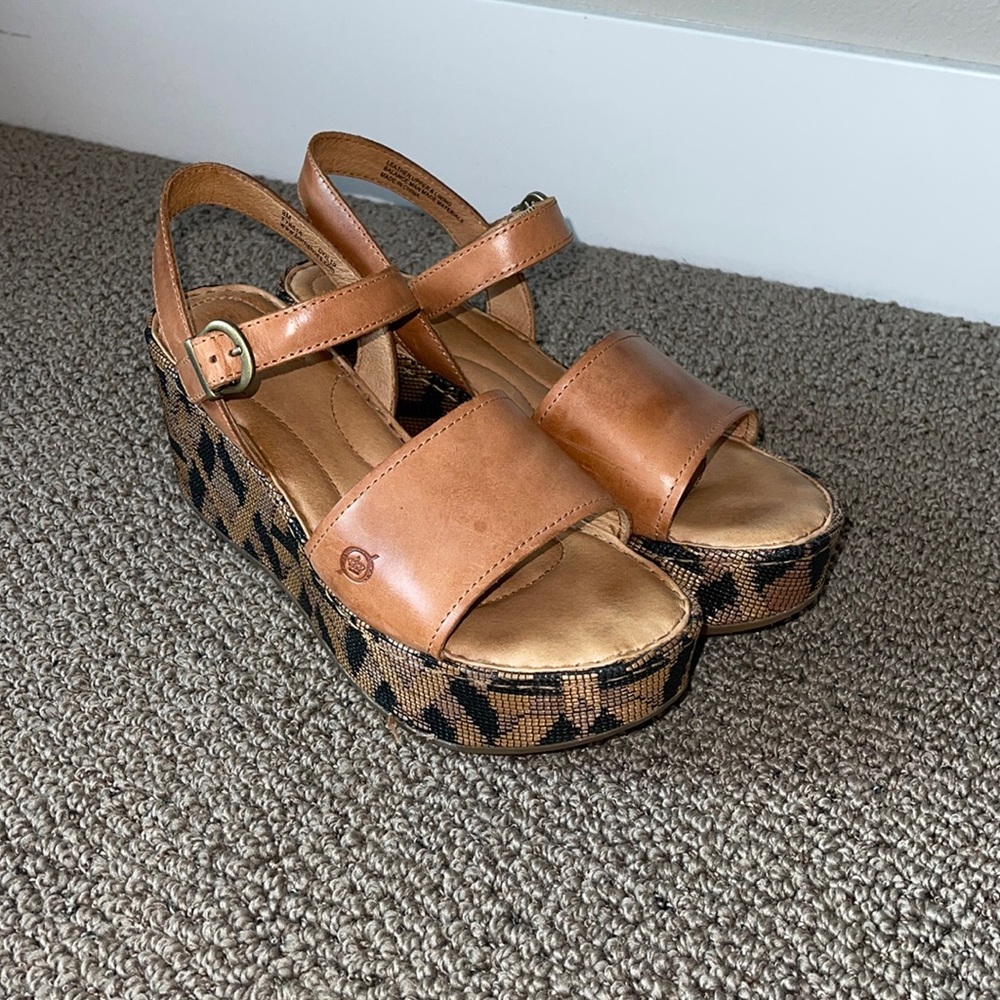 Born sandals